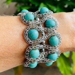 Faux Turquoise and silver stretchy bracelet